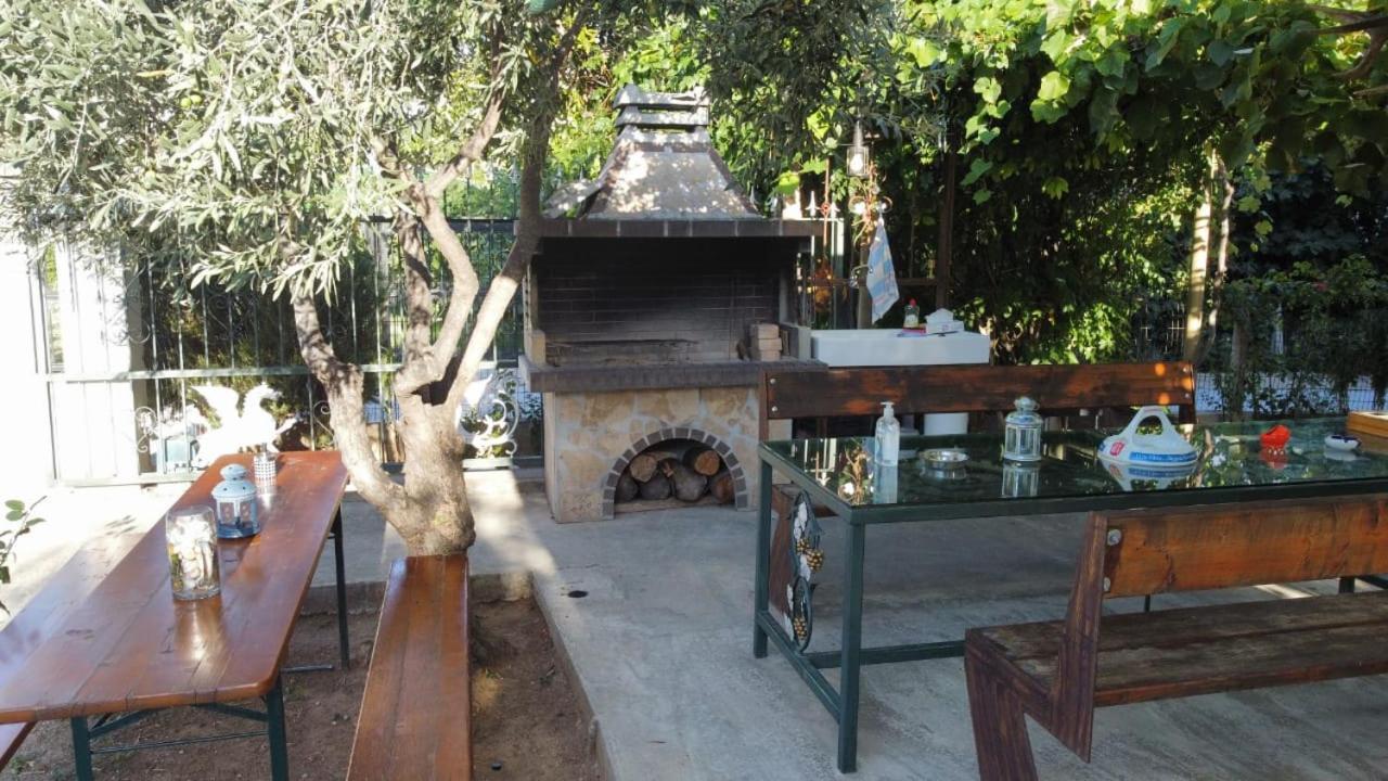 Studios Garden Potos Exterior foto